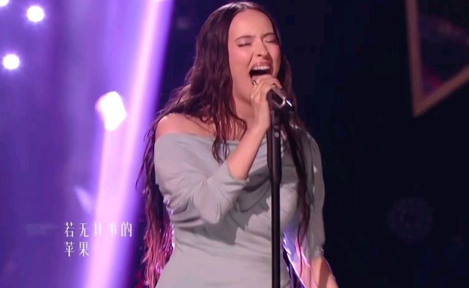 秋霞2024最新鲁丝,时尚与文化的完美融合风采展示