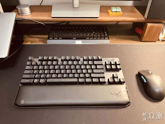 ROG最新键盘,游戏之魂与友情的桥梁