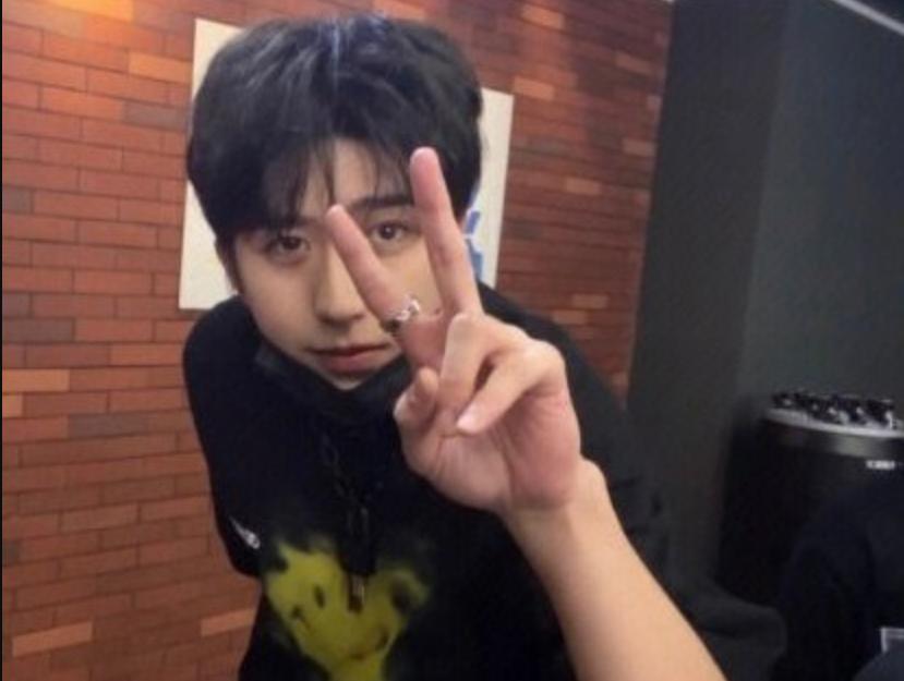 蔡徐坤最新魅力瞬间照片大放送