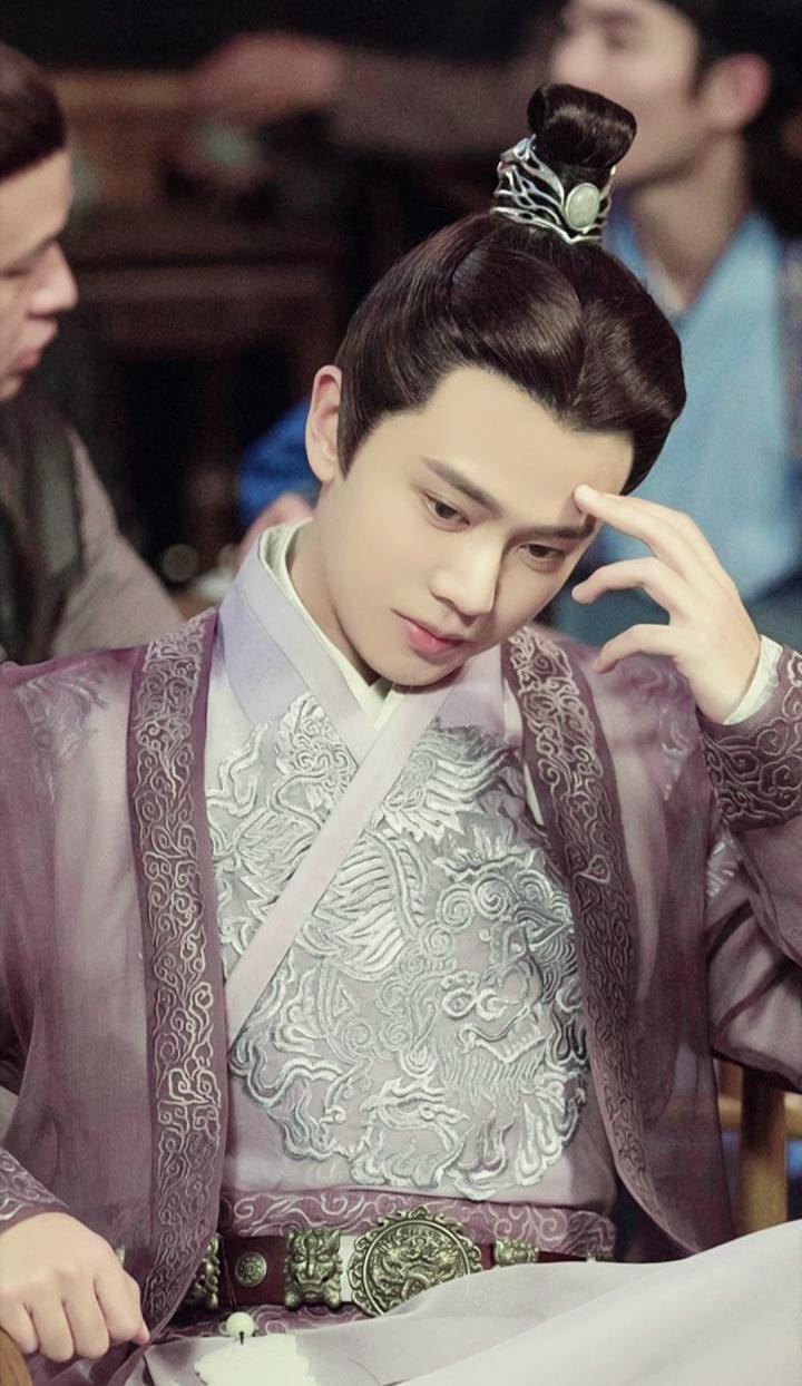 谭松韵任嘉伦最新动态揭秘,巷弄深处的独特风味小店探索