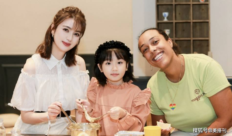 张丹峰女儿最新动态揭秘，追踪明星子女成长的足迹