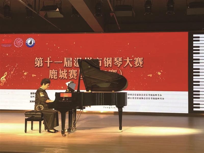 参加钢琴比赛的感悟之旅，与自然美景的交响对话